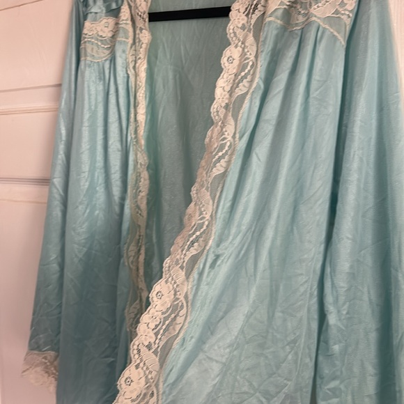 Vintage baby blue lace lingerie night top - Picture 4 of 8